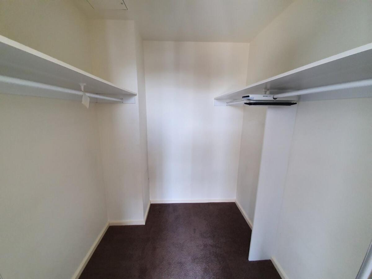 Perfect 4 Bedroom Penthouse Close To Casino Apartment *