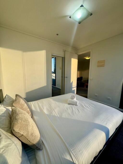 Mc298-contemporary 2br&2 Bath Apt With Free Parking! *