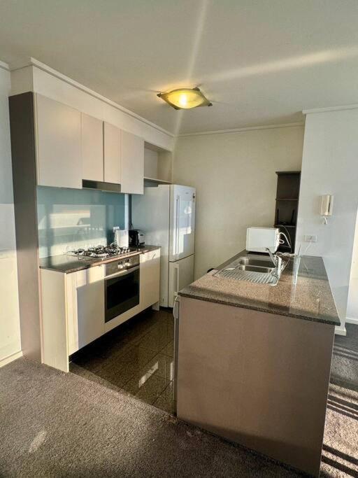 Mc298-contemporary 2br&2 Bath Apt With Free Parking! Apartment *