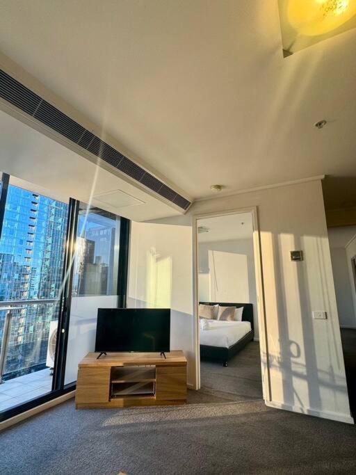 Mc298-contemporary 2br&2 Bath Apt With Free Parking!