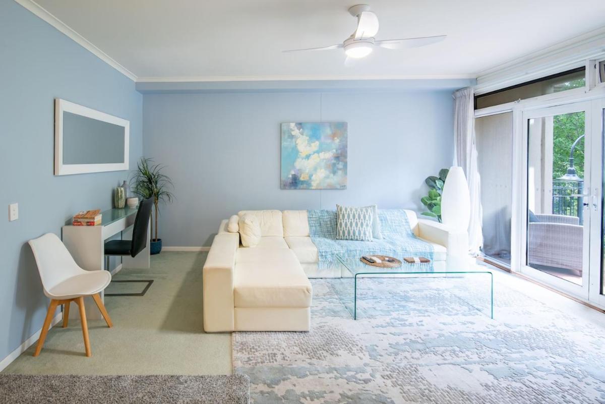 Tranquil Oasis 2 Bdrm Pool Tennis Gym Apartment