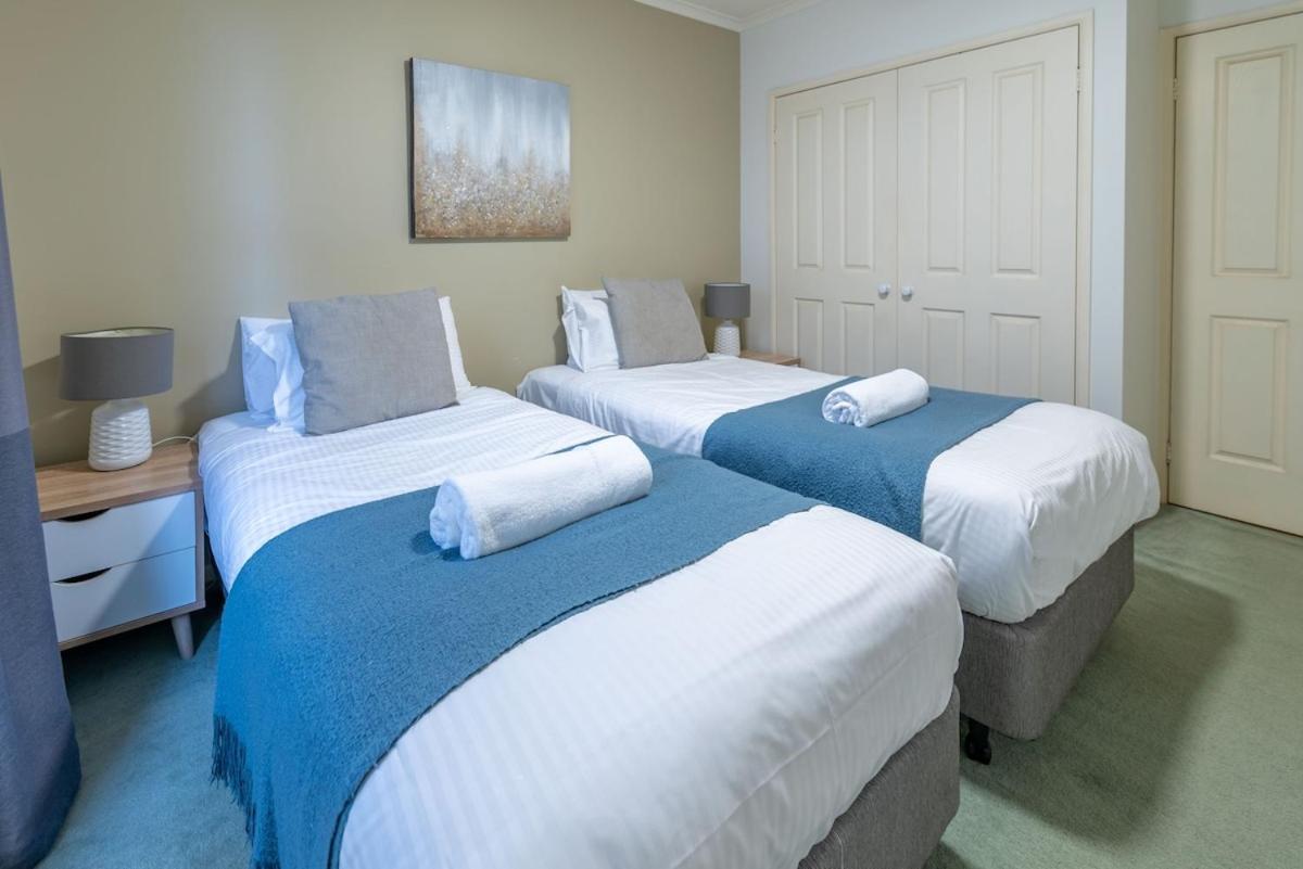 Tranquil Oasis 2 Bdrm Pool Tennis Gym