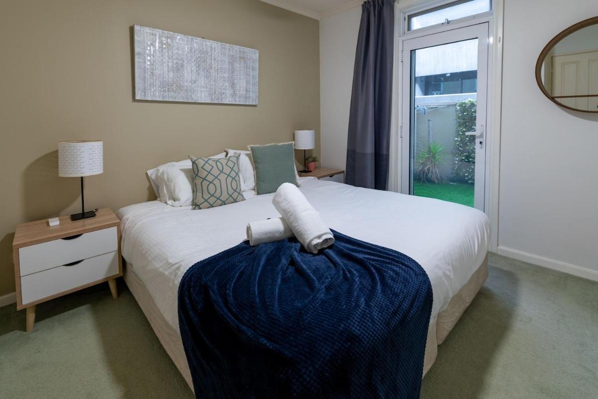Apartment Tranquil Oasis 2 Bdrm Pool Tennis Gym Melbourne