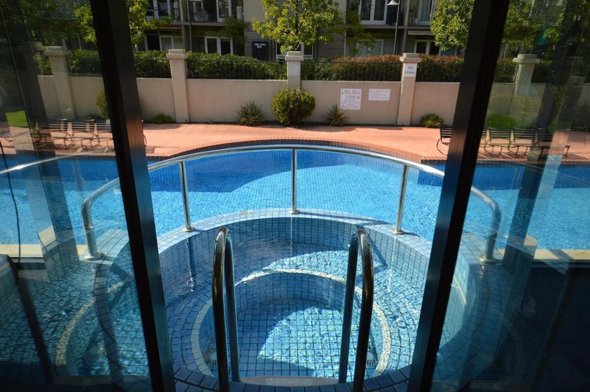 Tranquil Oasis 2 Bdrm Pool Tennis Gym *