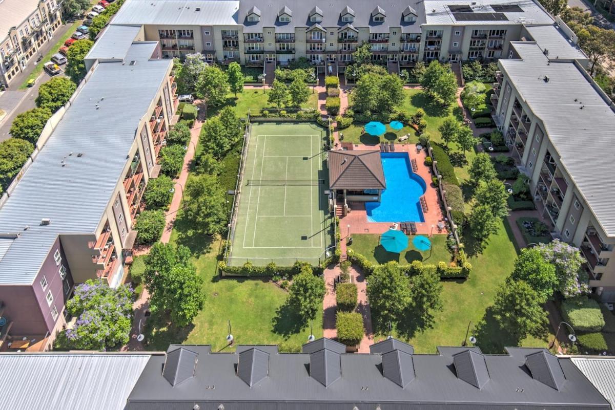 Tranquil Oasis 2 Bdrm Pool Tennis Gym