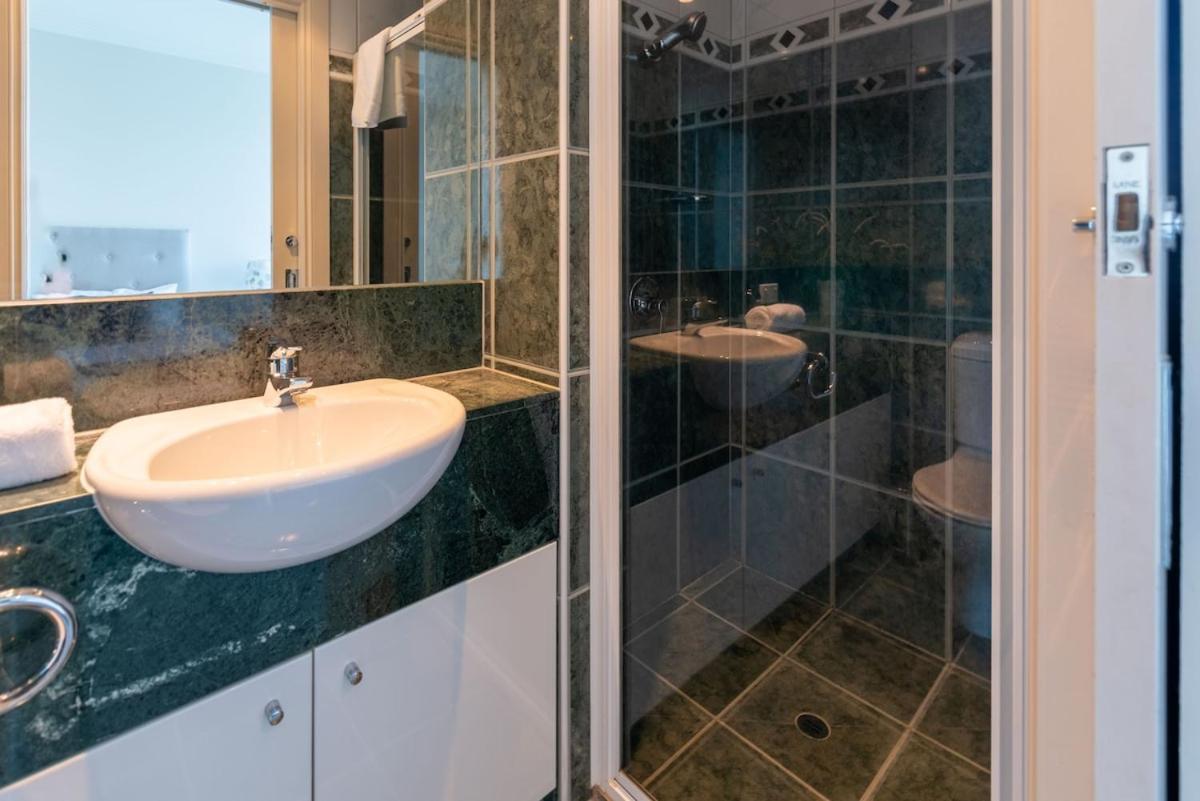 Penthouse 3 Bdrm Amazing Views Opposite Casino