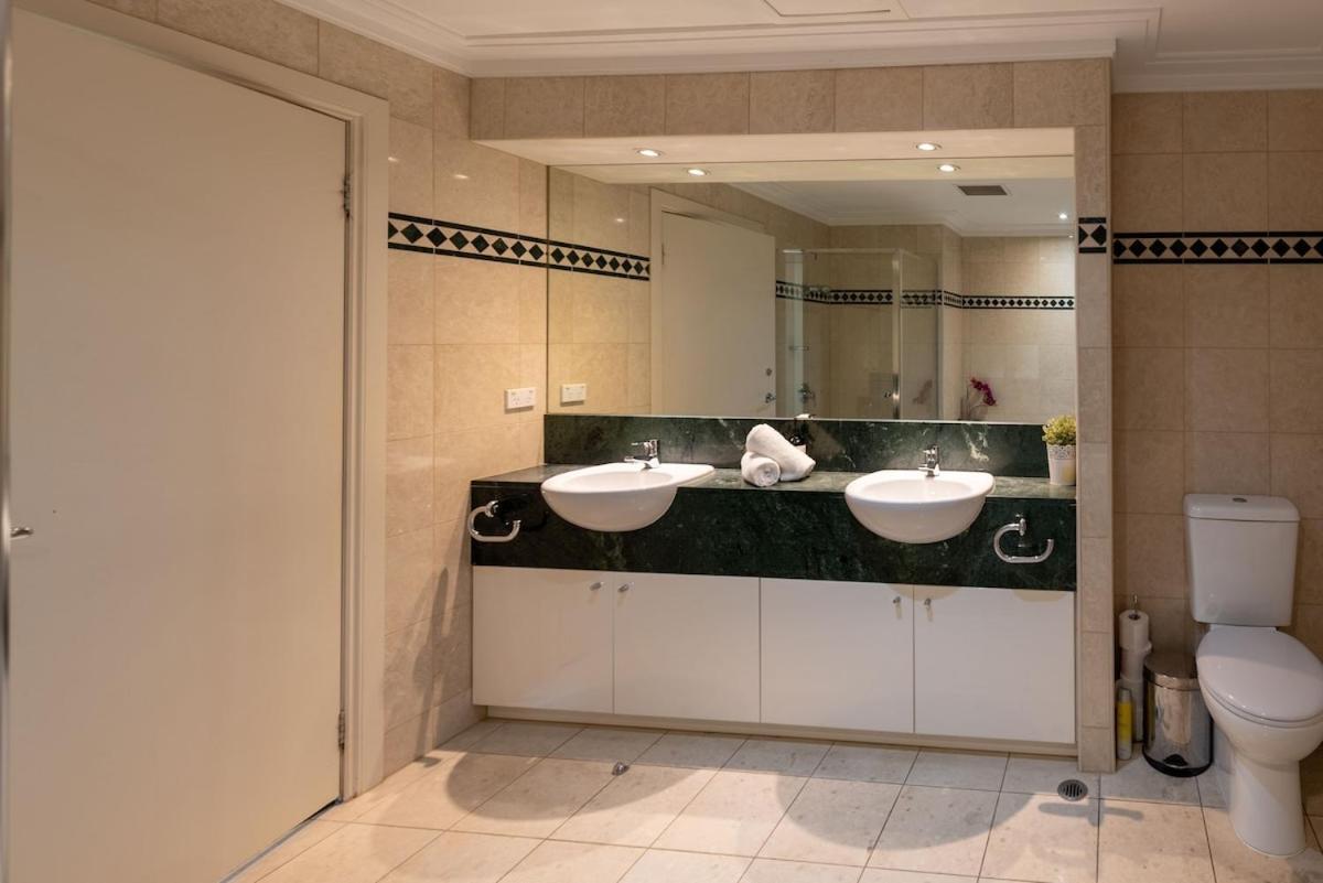 Apartment Penthouse 3 Bdrm Amazing Views Opposite Casino *