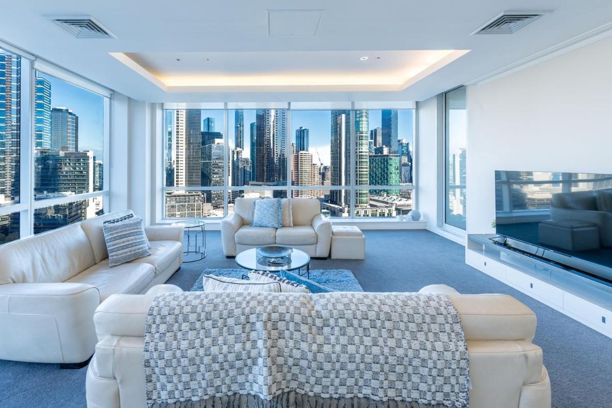 Apartment Penthouse 3 Bdrm Amazing Views Opposite Casino *