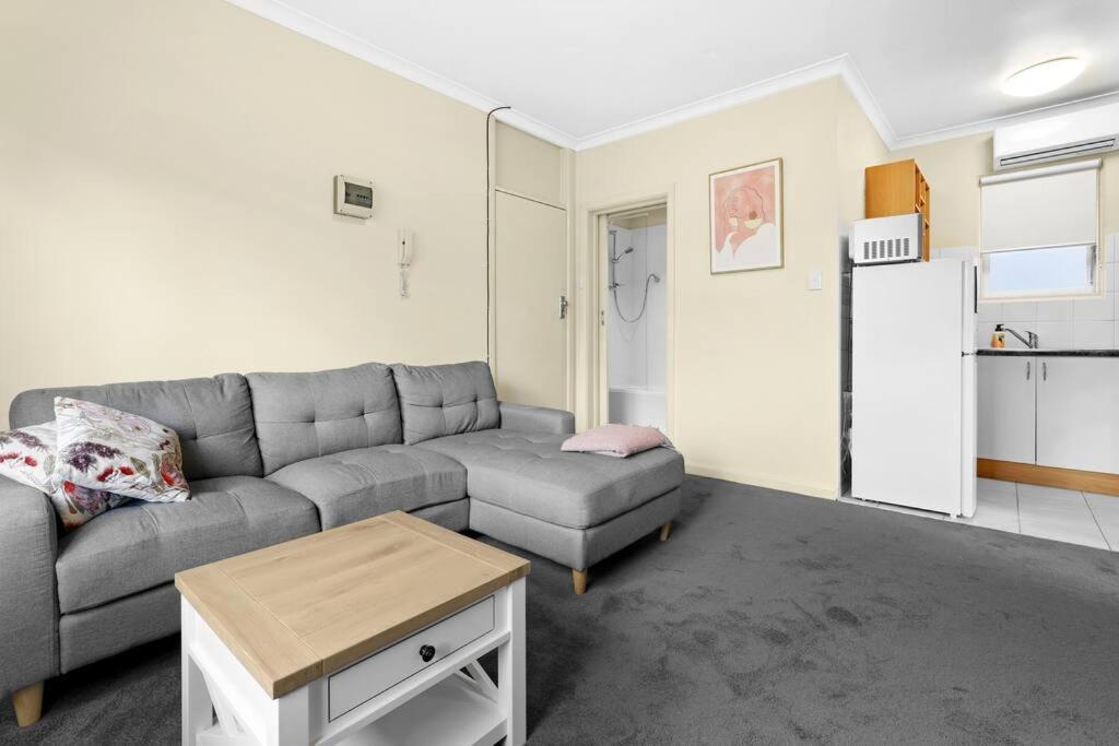 Latte Lifestyle In Marlborough Apartment