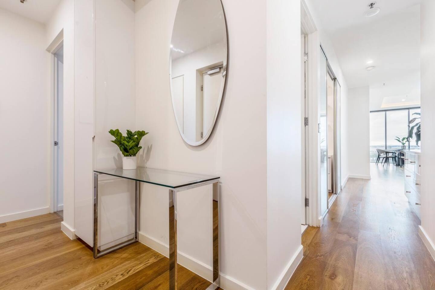 Opulent & Spacious Overlooking Park *