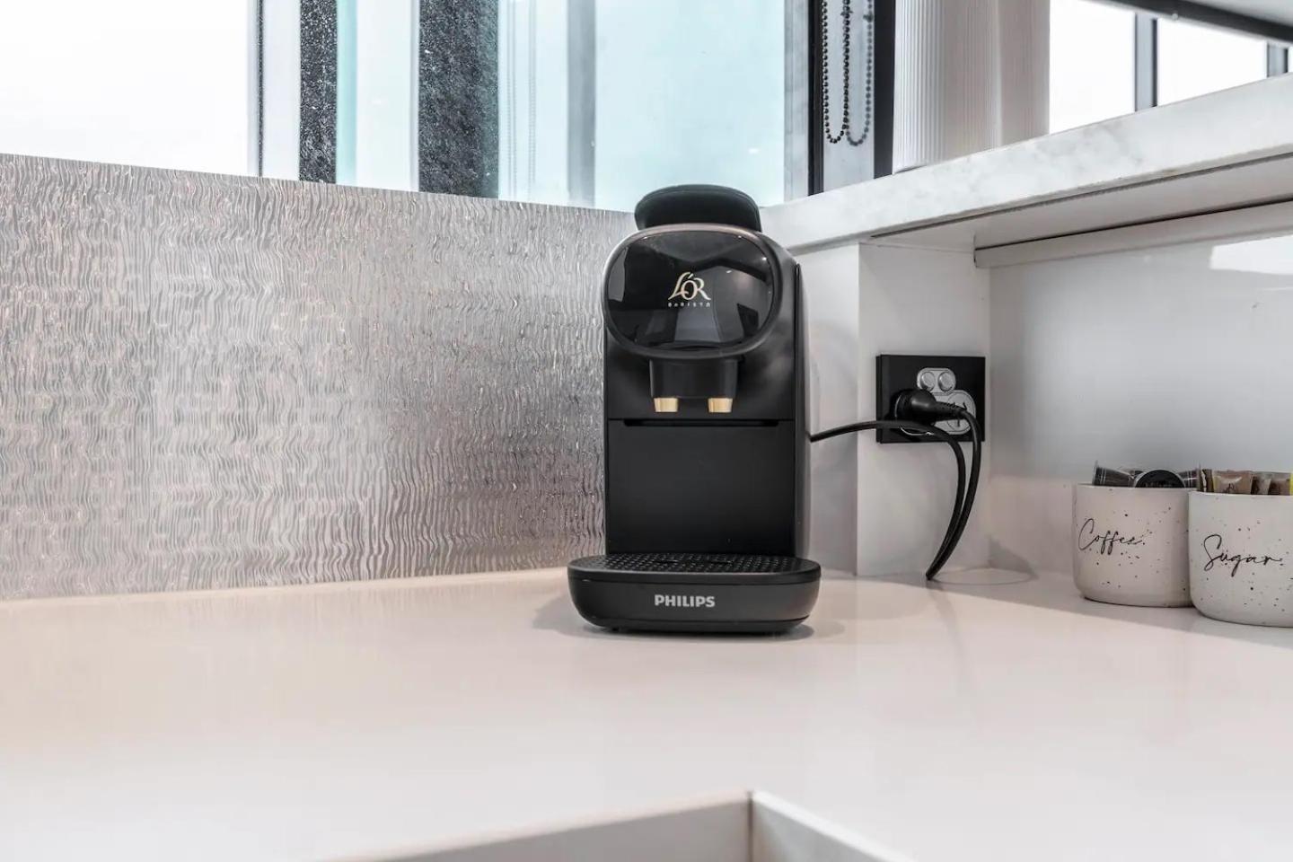 Apartment Opulent & Spacious Overlooking Park Melbourne