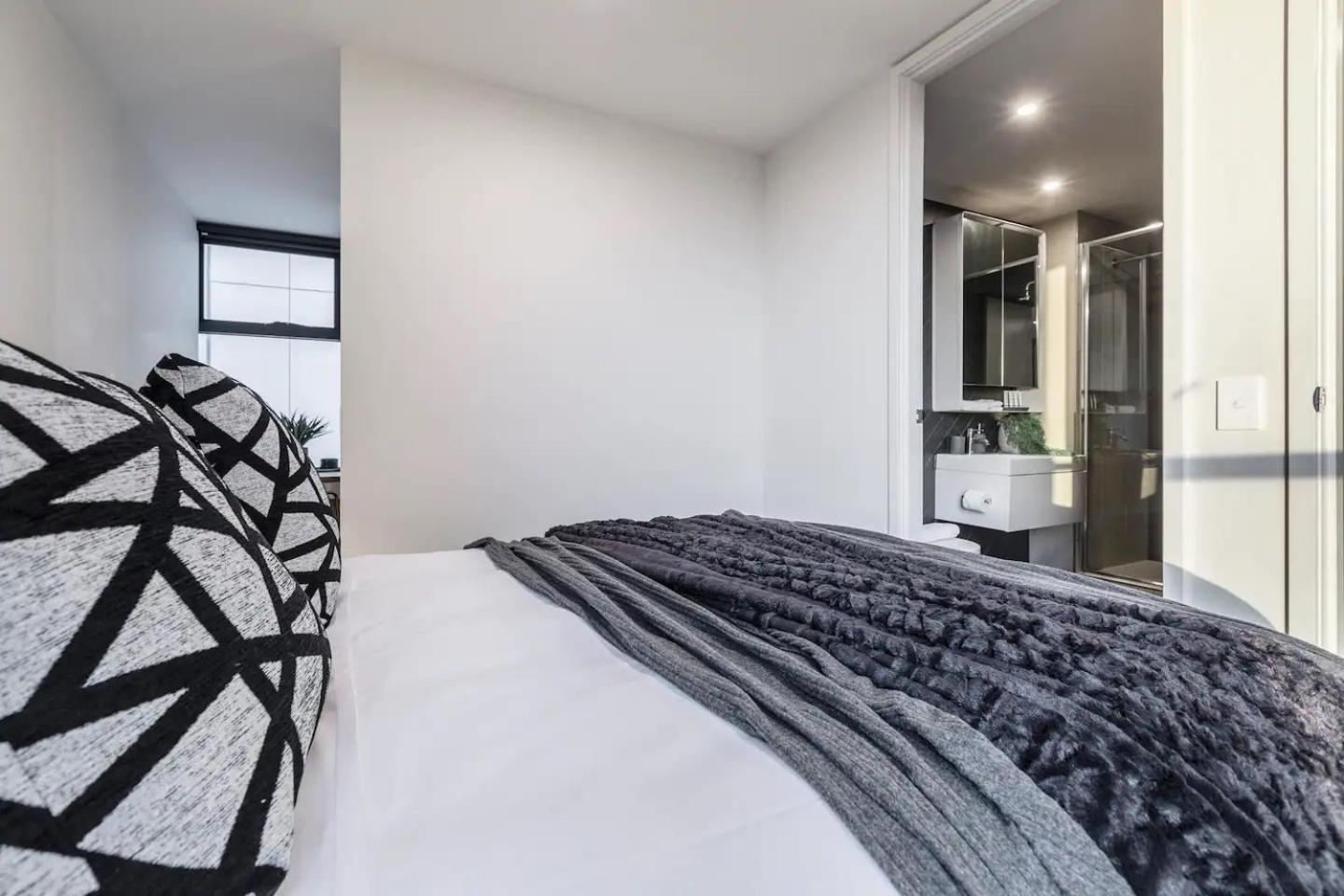 Apartment Bridge Rd Work, Rest & Play In Bustling Richmond Melbourne