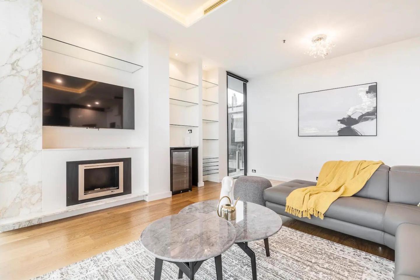Opulent & Spacious Overlooking Park Apartment