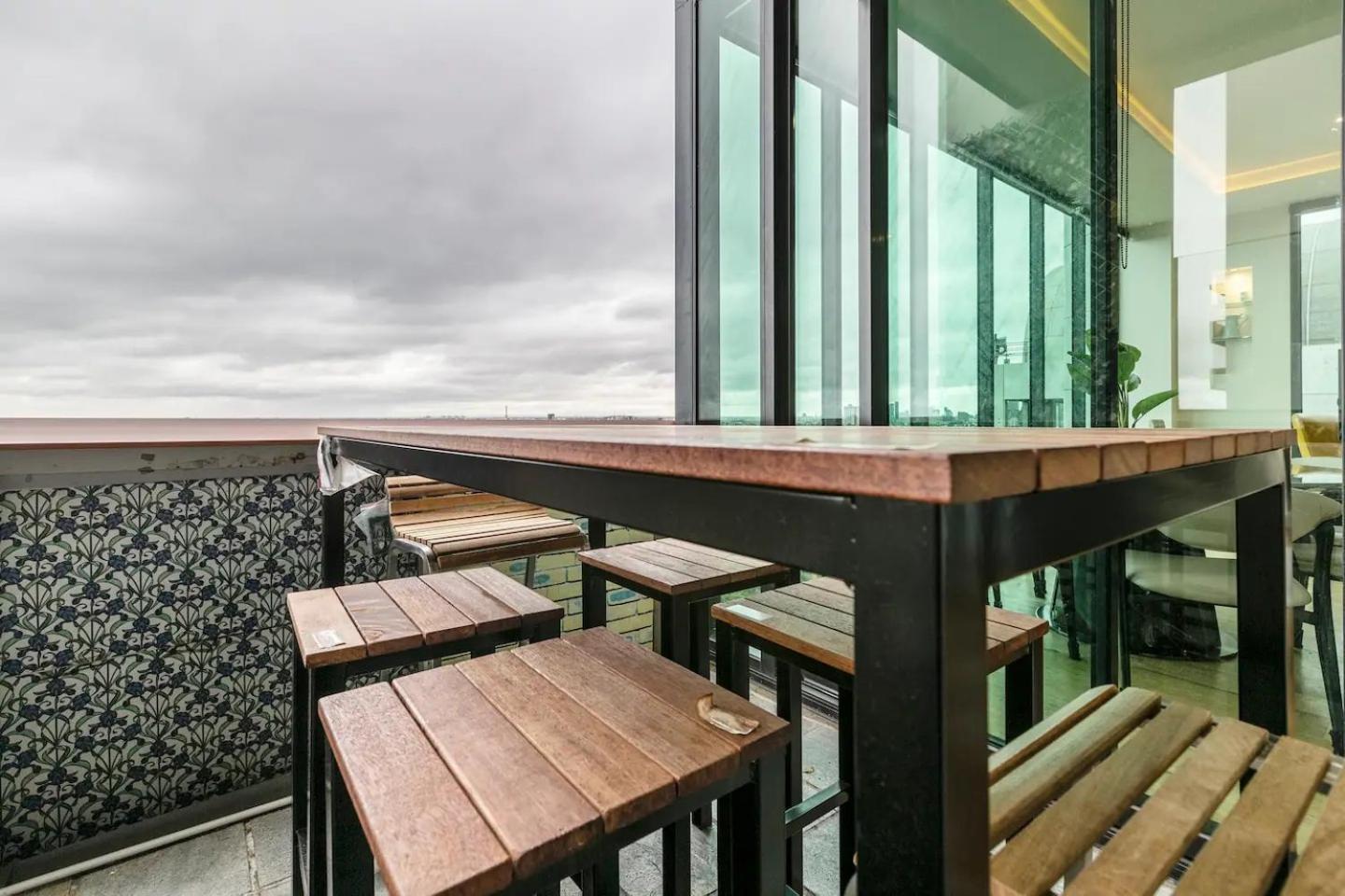 Opulent & Spacious Overlooking Park Apartment