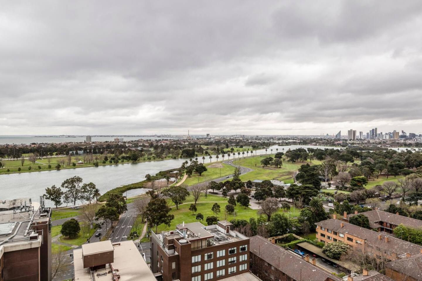 Opulent & Spacious Overlooking Park Apartment