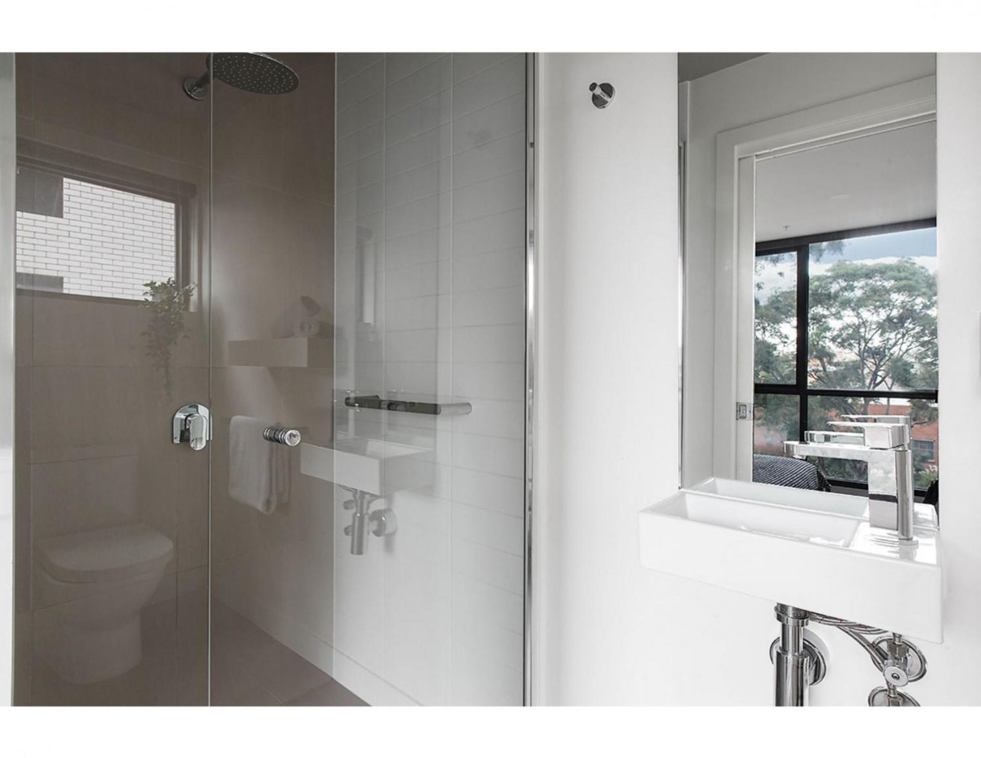 Modern 2 Bed In Trendy Collingwood Apartment *