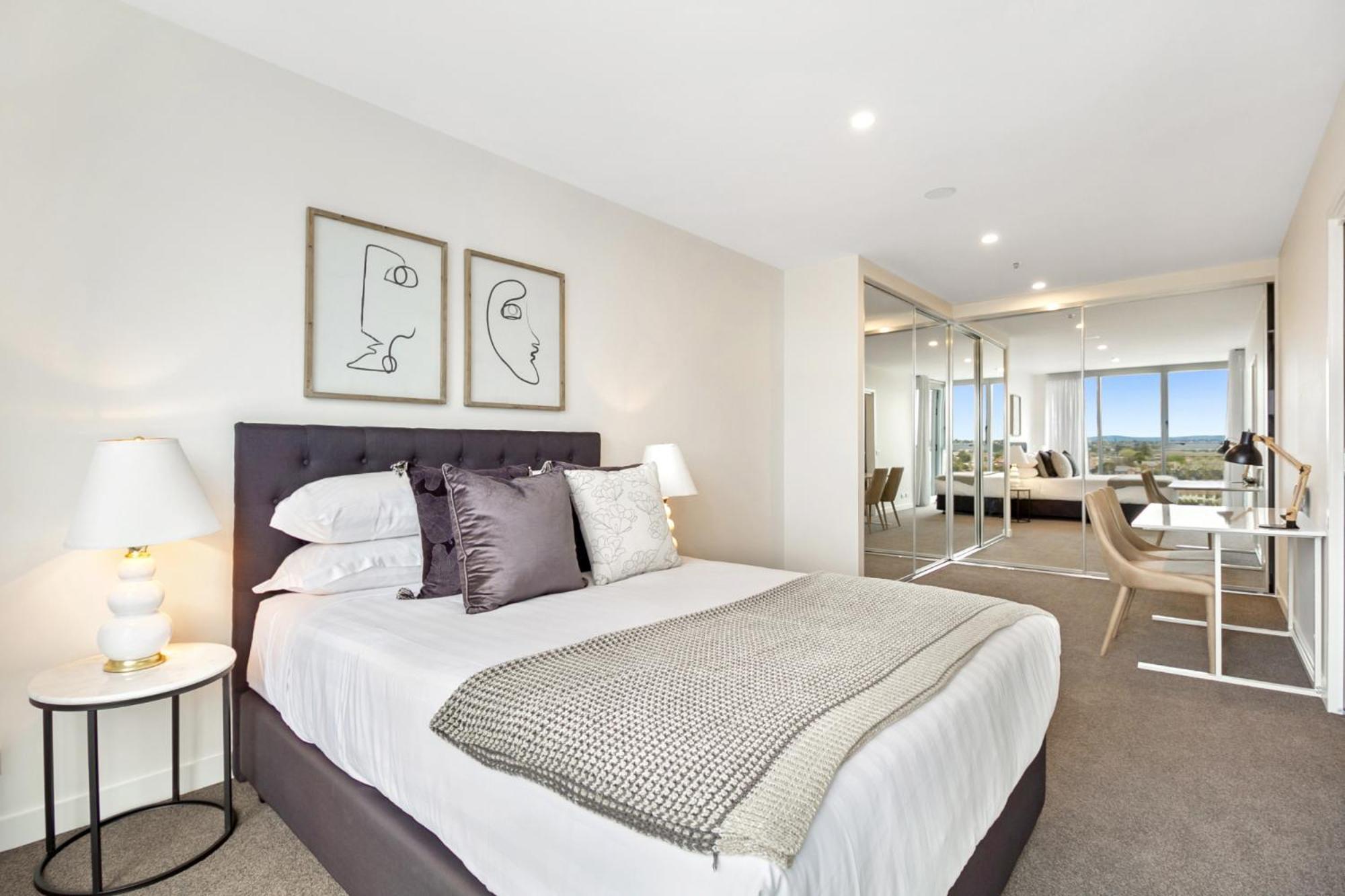 Stylish 1-bed With Balcony, Sauna & Gym Melbourne