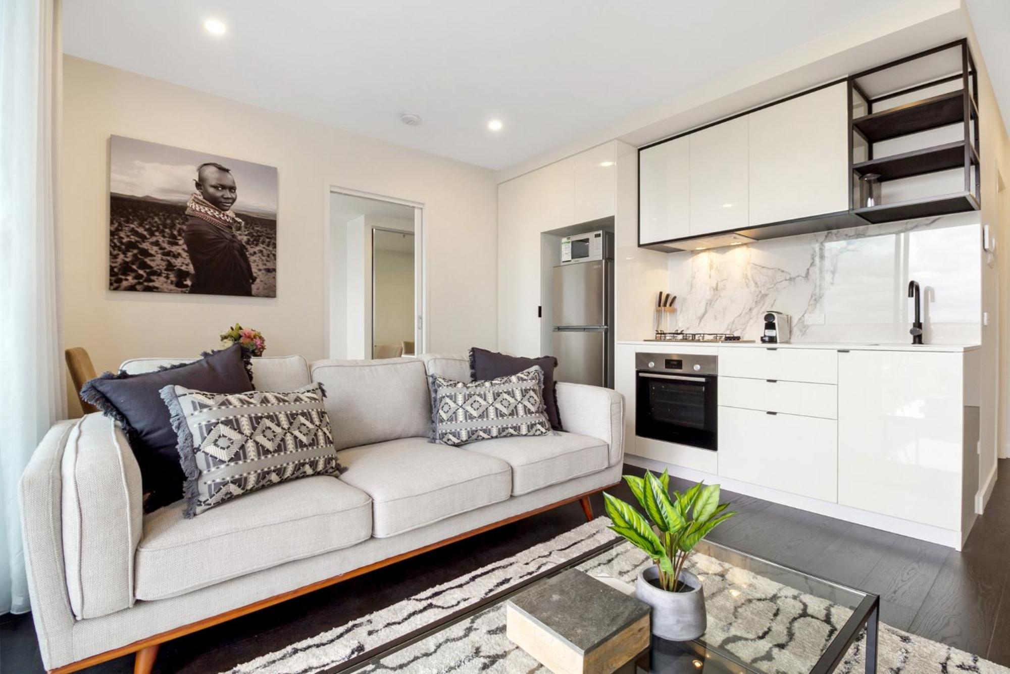 Stylish 1-bed With Balcony, Sauna & Gym Apartment