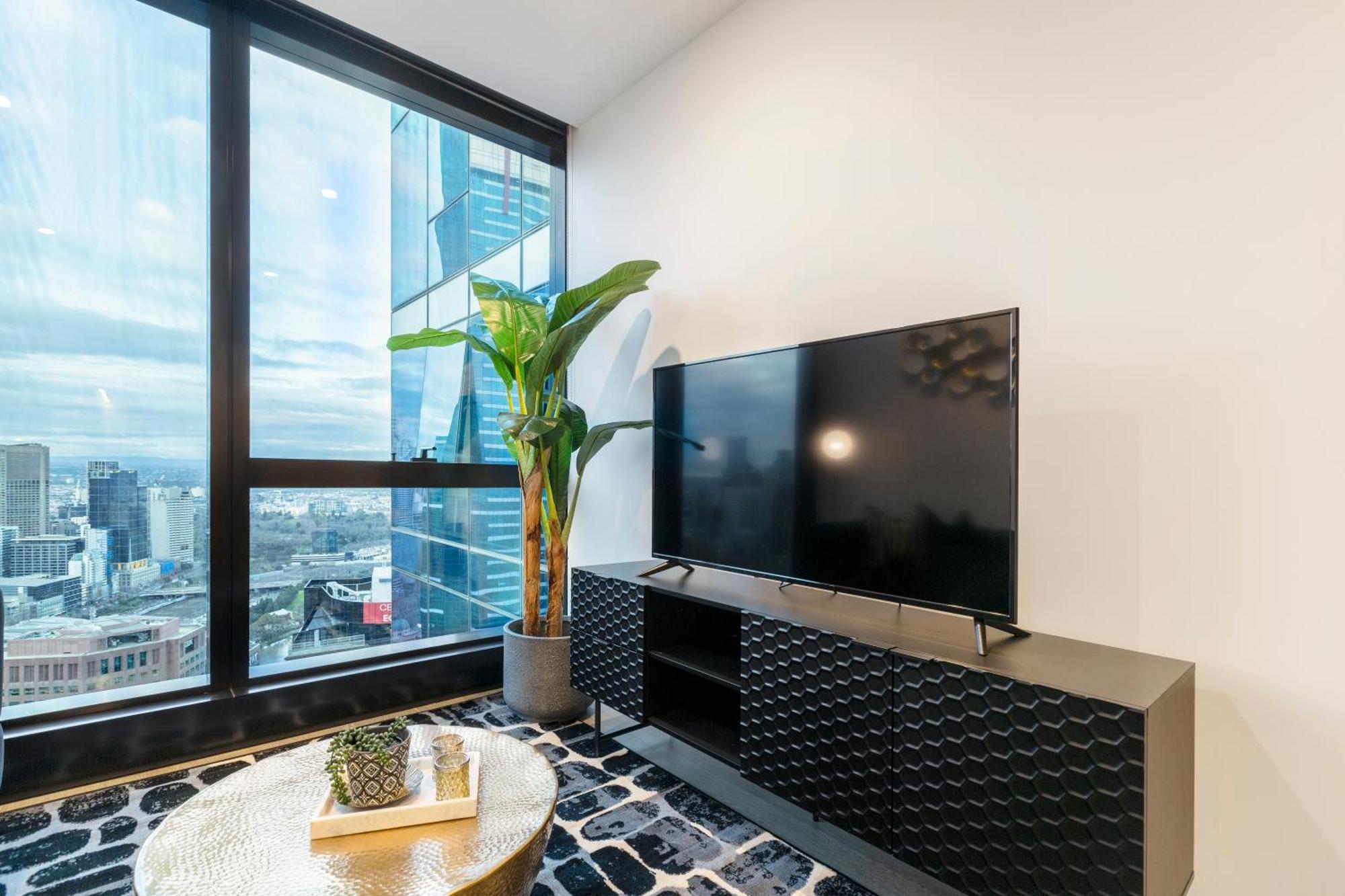 Ritzy In Iconic Australia 108 With Views *