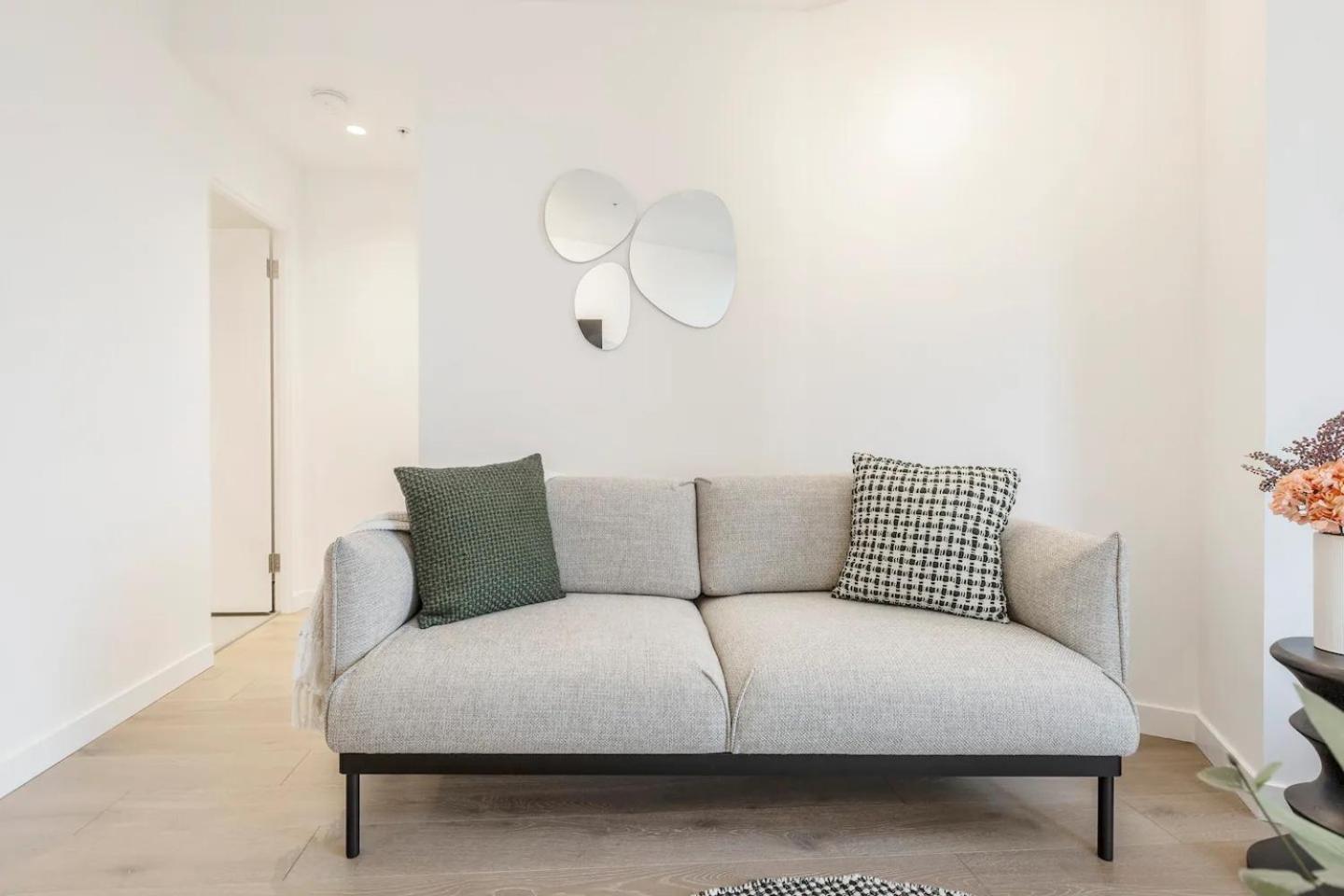 West Side Sleek & Vibrant Cbd Getaway *