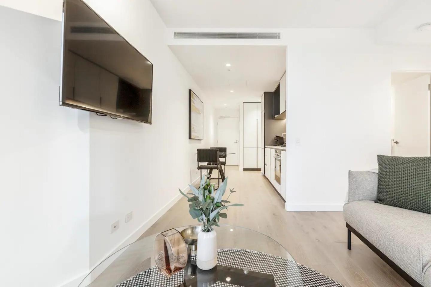West Side Sleek & Vibrant Cbd Getaway * Melbourne