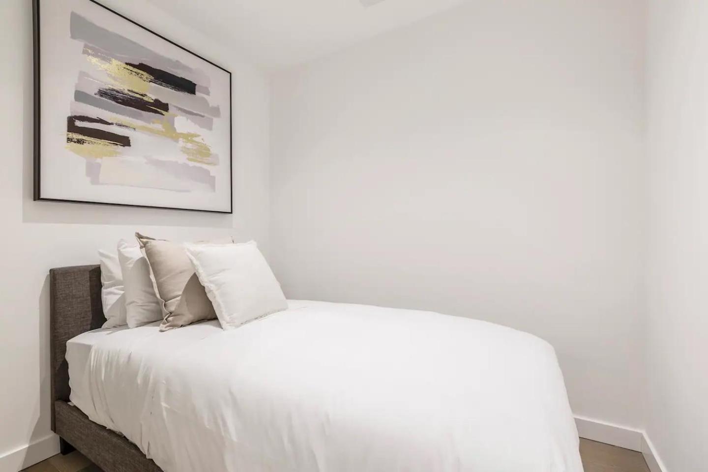 West Side Sleek & Vibrant Cbd Getaway