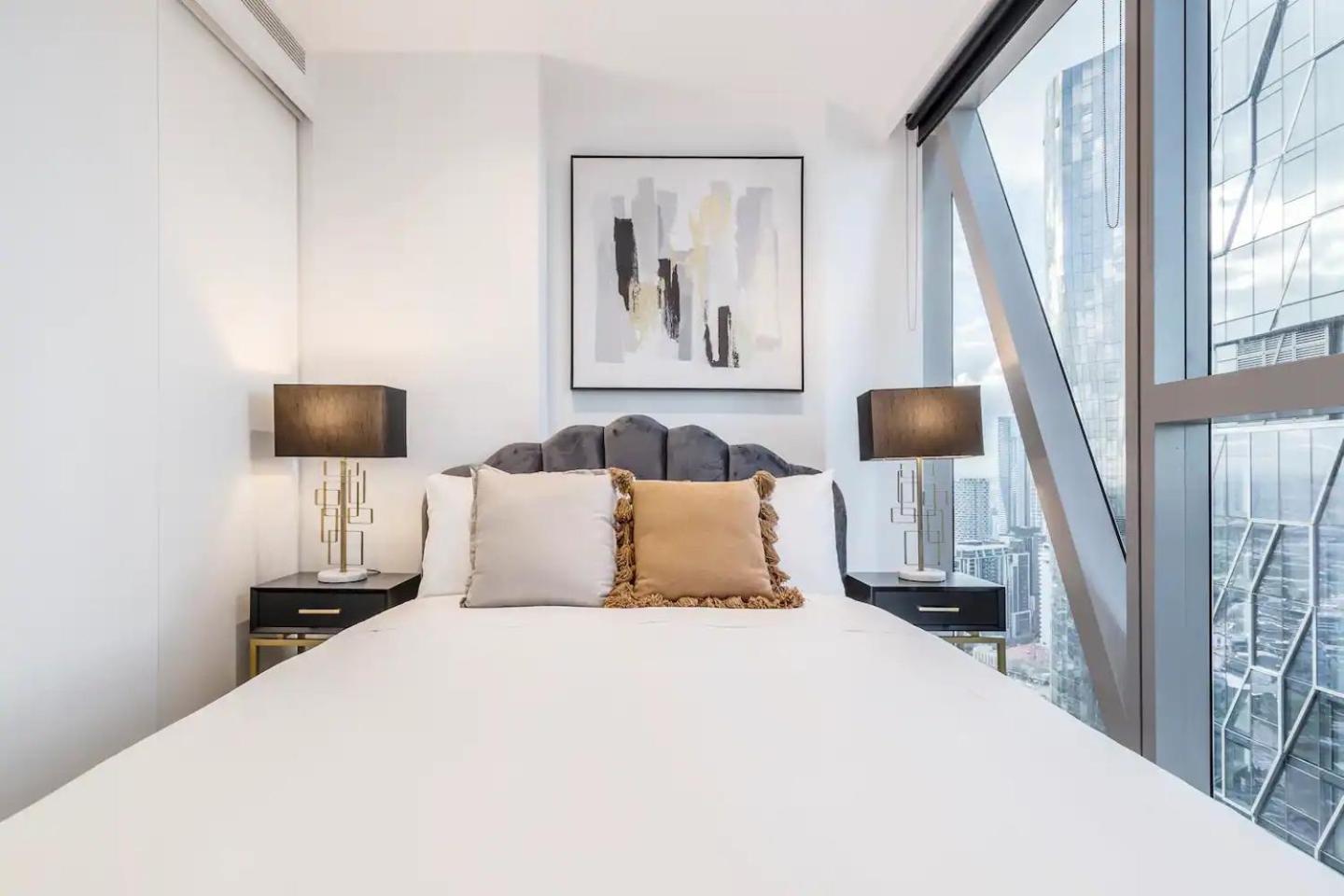West Side Sleek & Vibrant Cbd Getaway
