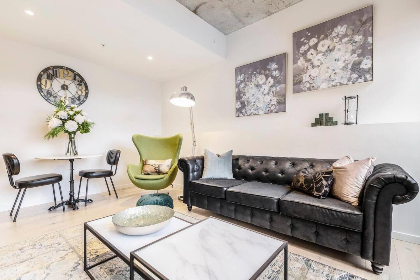 Apartment Vintage Romance In Vibrant & Cosmopolitan Prahran *