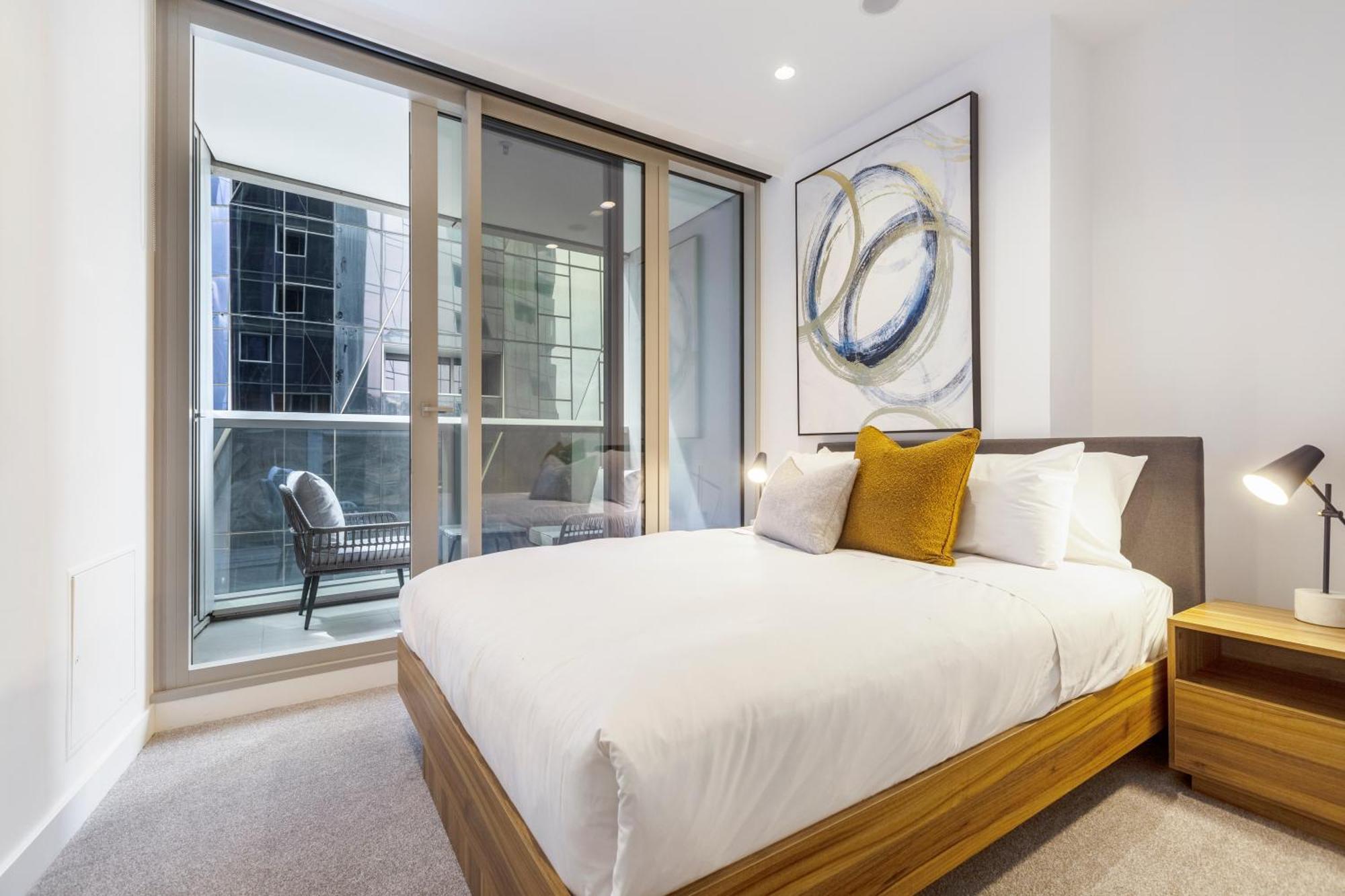Apartment West Side Marvel Stadium Views Shopping Cbd Melbourne