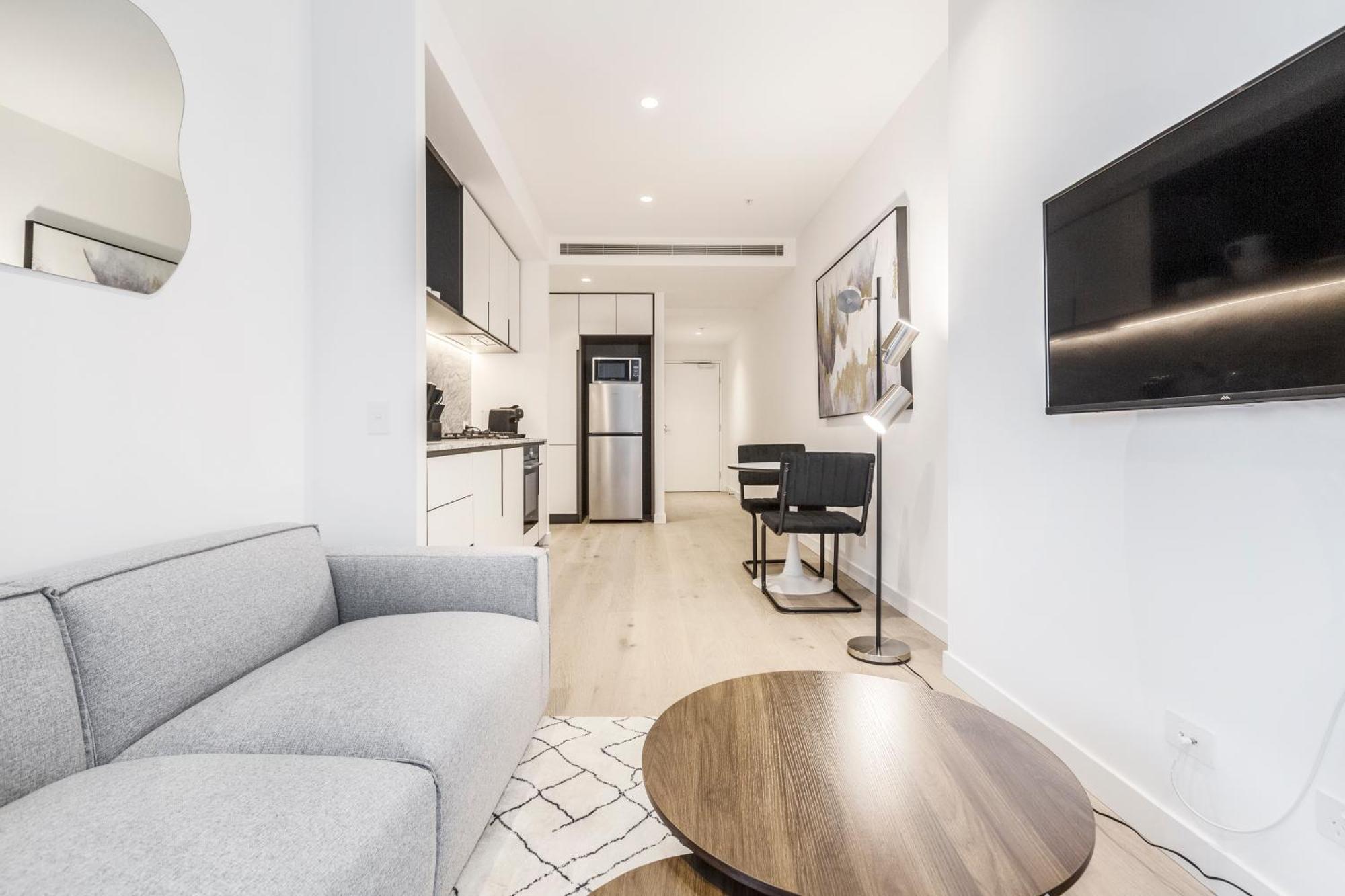 Apartment West Side Marvel Stadium Views Shopping Cbd *
