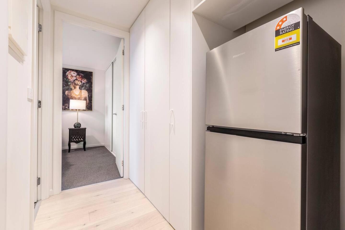 Vintage Romance In Vibrant & Cosmopolitan Prahran Apartment Melbourne