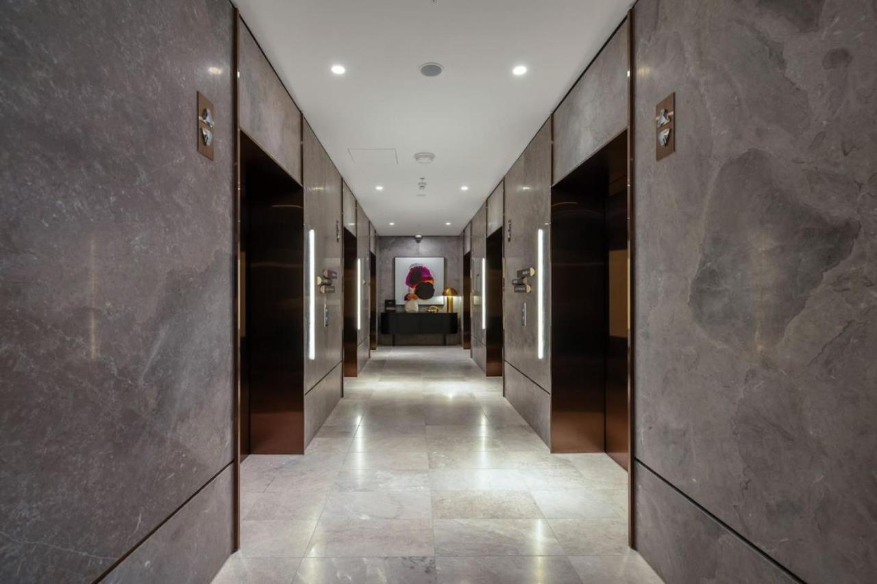 Opulent At Westside Place *