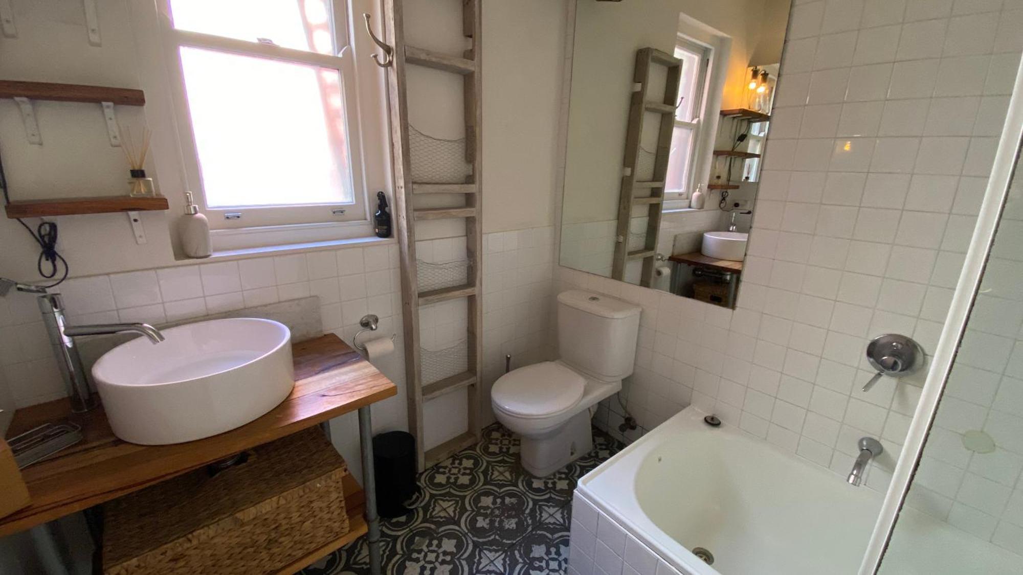 Apartment Bright & Sunny 2-bed Unit In The Heart Of St Kilda Melbourne
