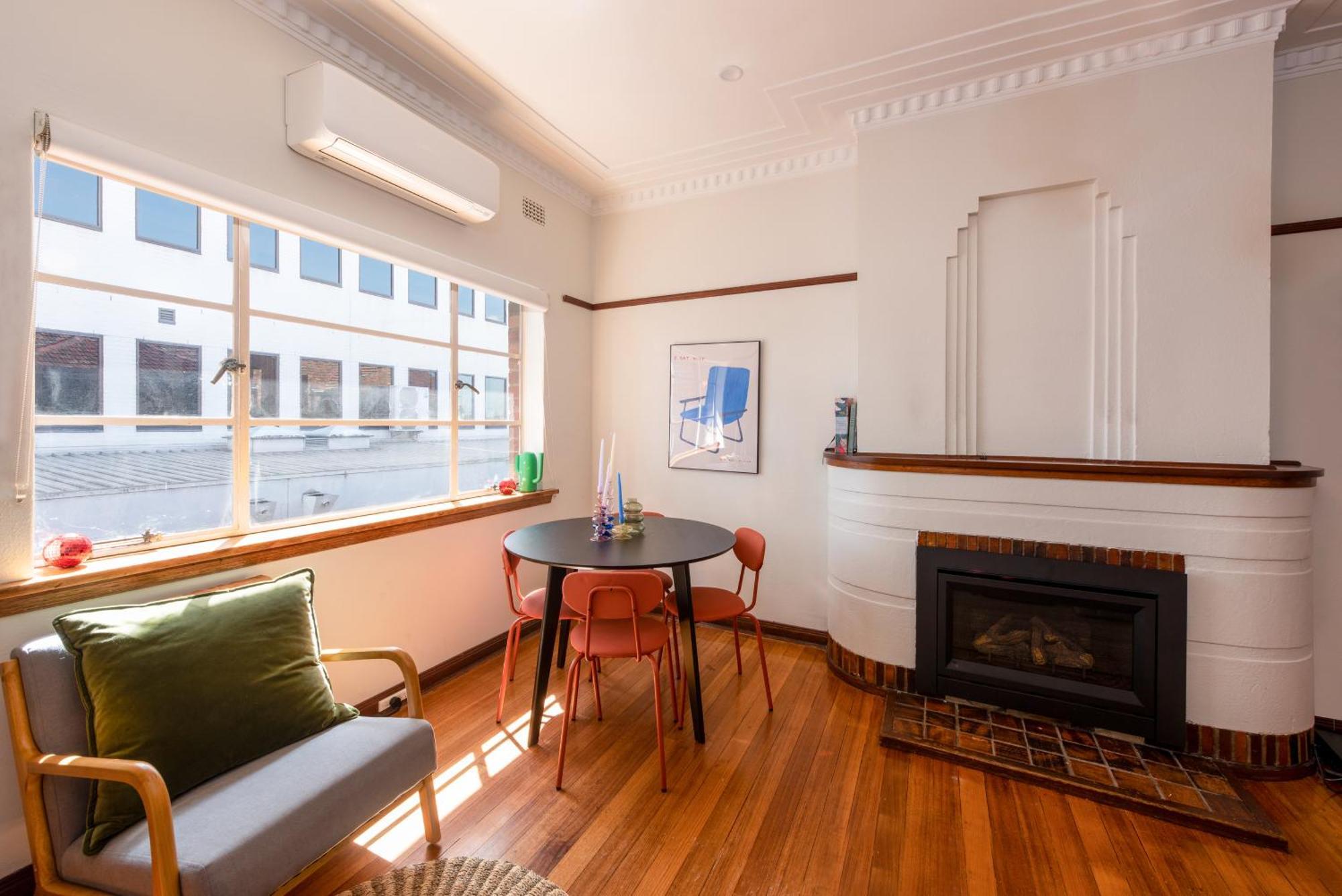Charming Art Deco Unit In East Apartment Melbourne