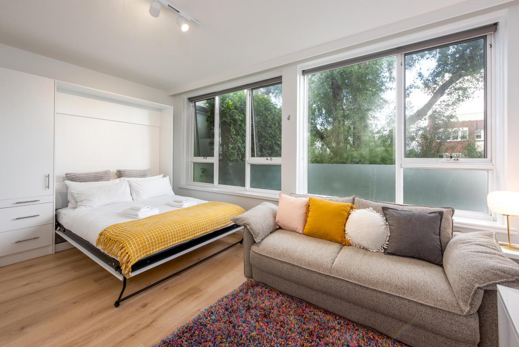 Apartment Lovely With Free Parking In East Melbourne! *
