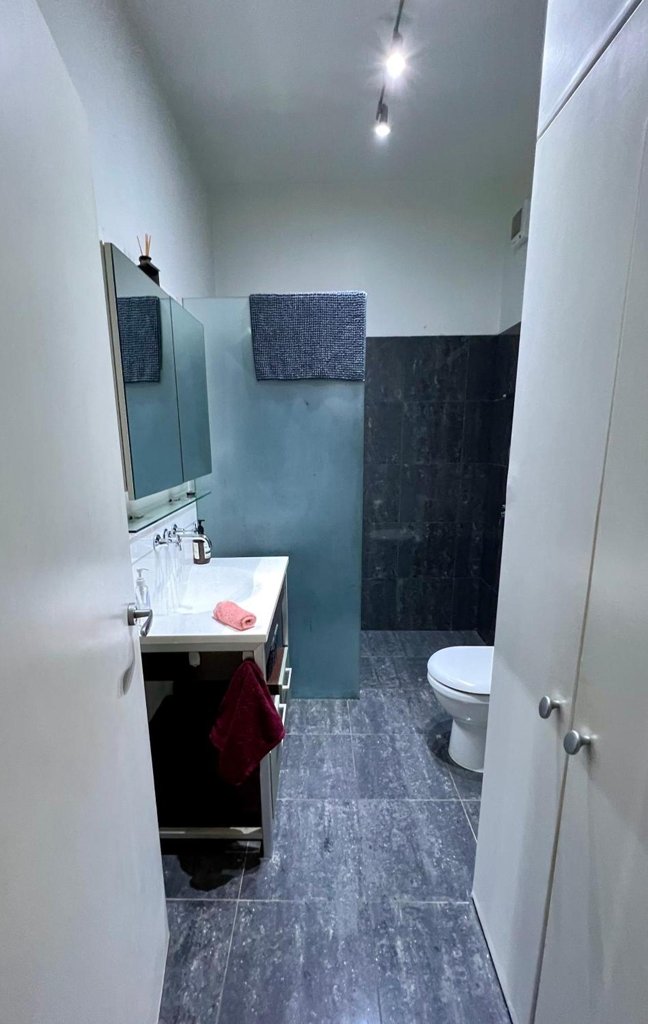 Ascot Vale - Lovely 2 Bedroom Townhouse Close To Everything! Apartment *