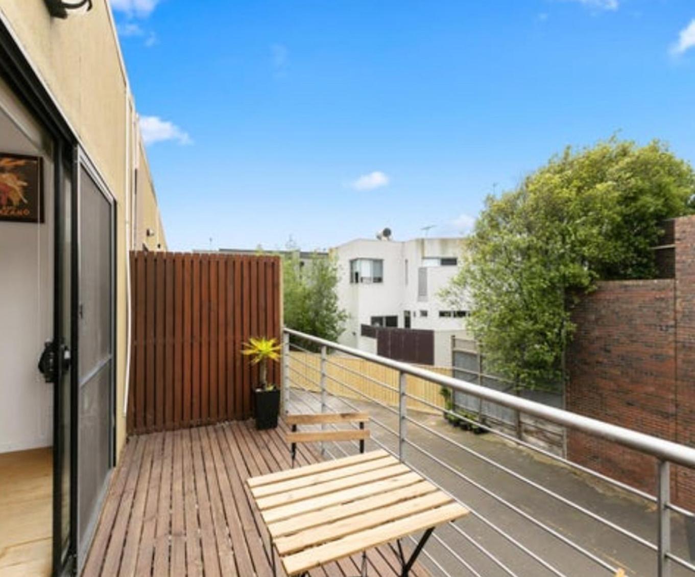 Ascot Vale - Lovely 2 Bedroom Townhouse Close To Everything! Apartment Melbourne