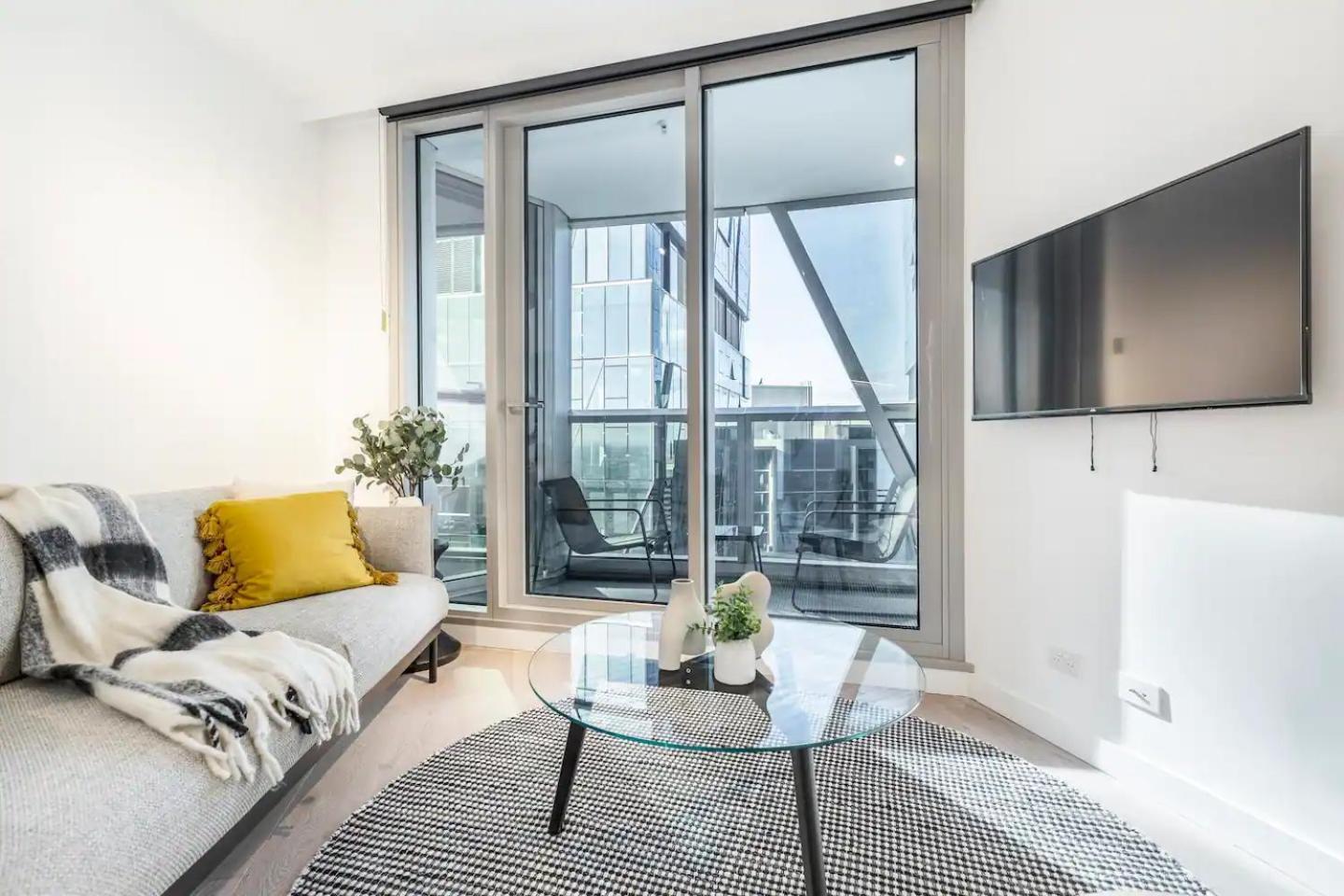Apartment West Side Trendy Cbd Livingworkshoprestplay