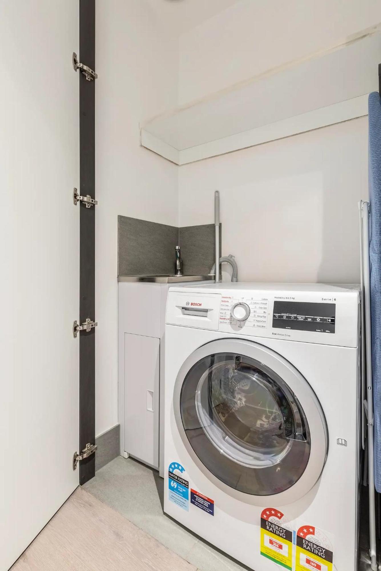 Apartment West Side Trendy Cbd Livingworkshoprestplay *