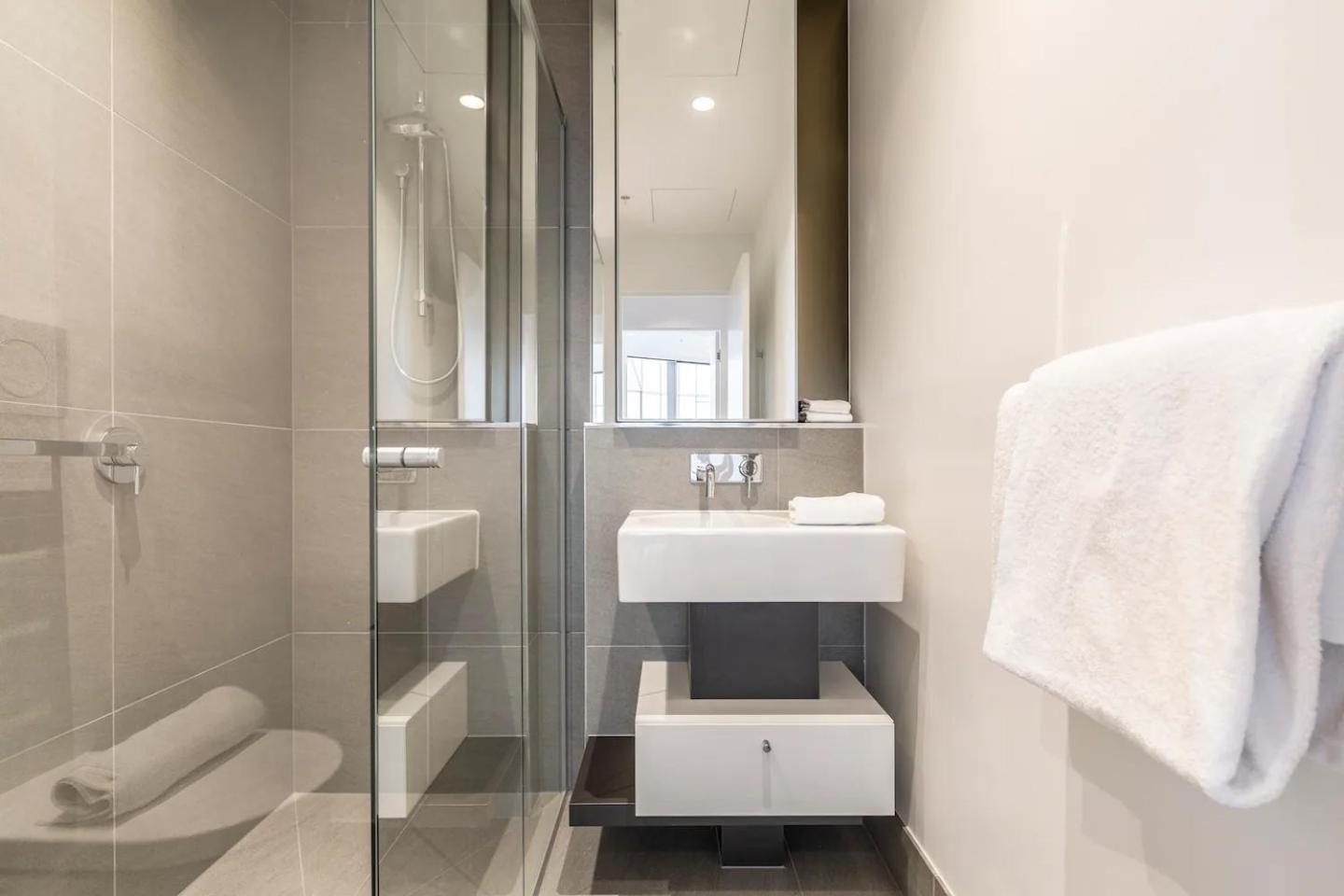 Apartment West Side Trendy Cbd Livingworkshoprestplay Melbourne