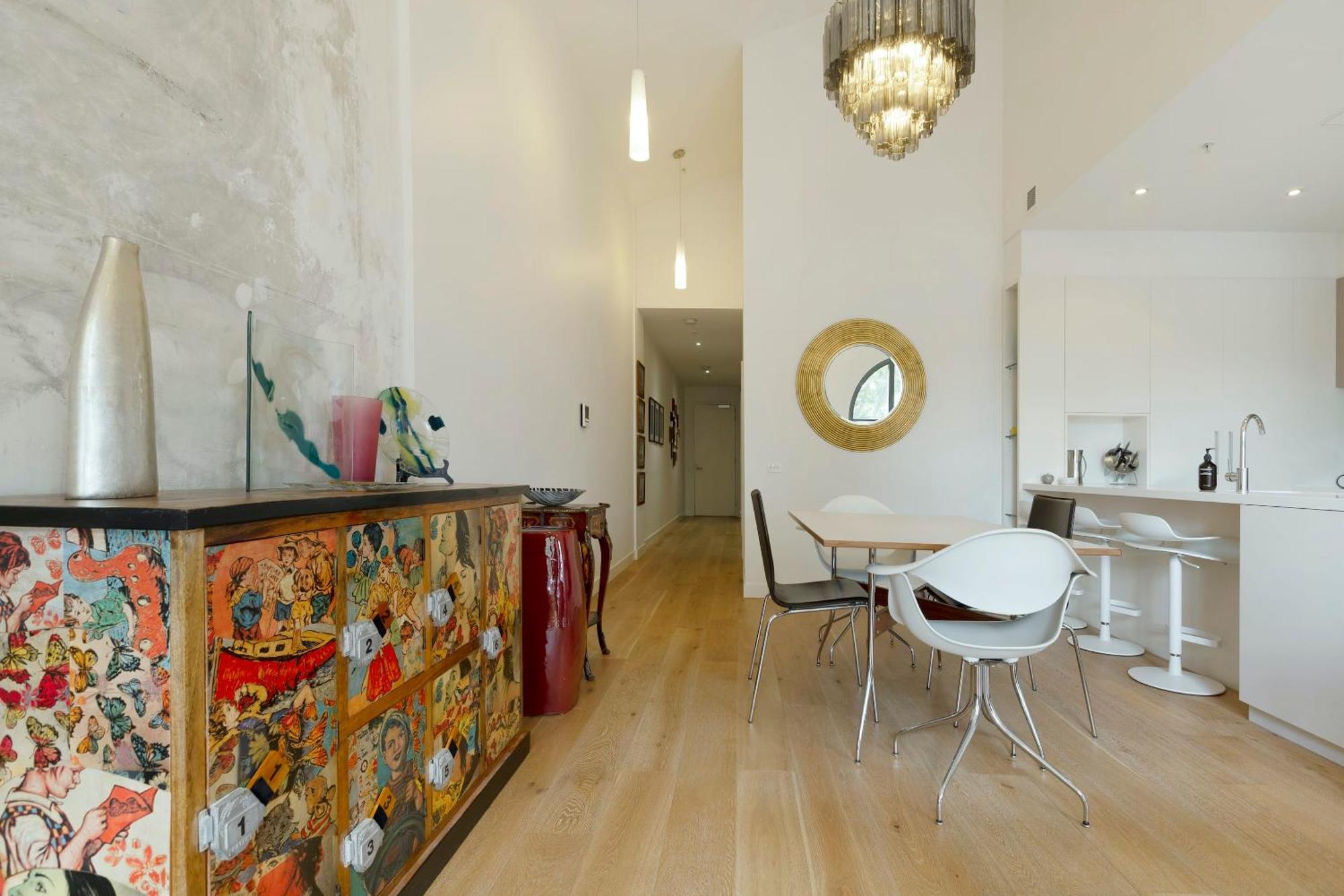 Milan Meets New York In Vibrant Richmond Precinct Apartment