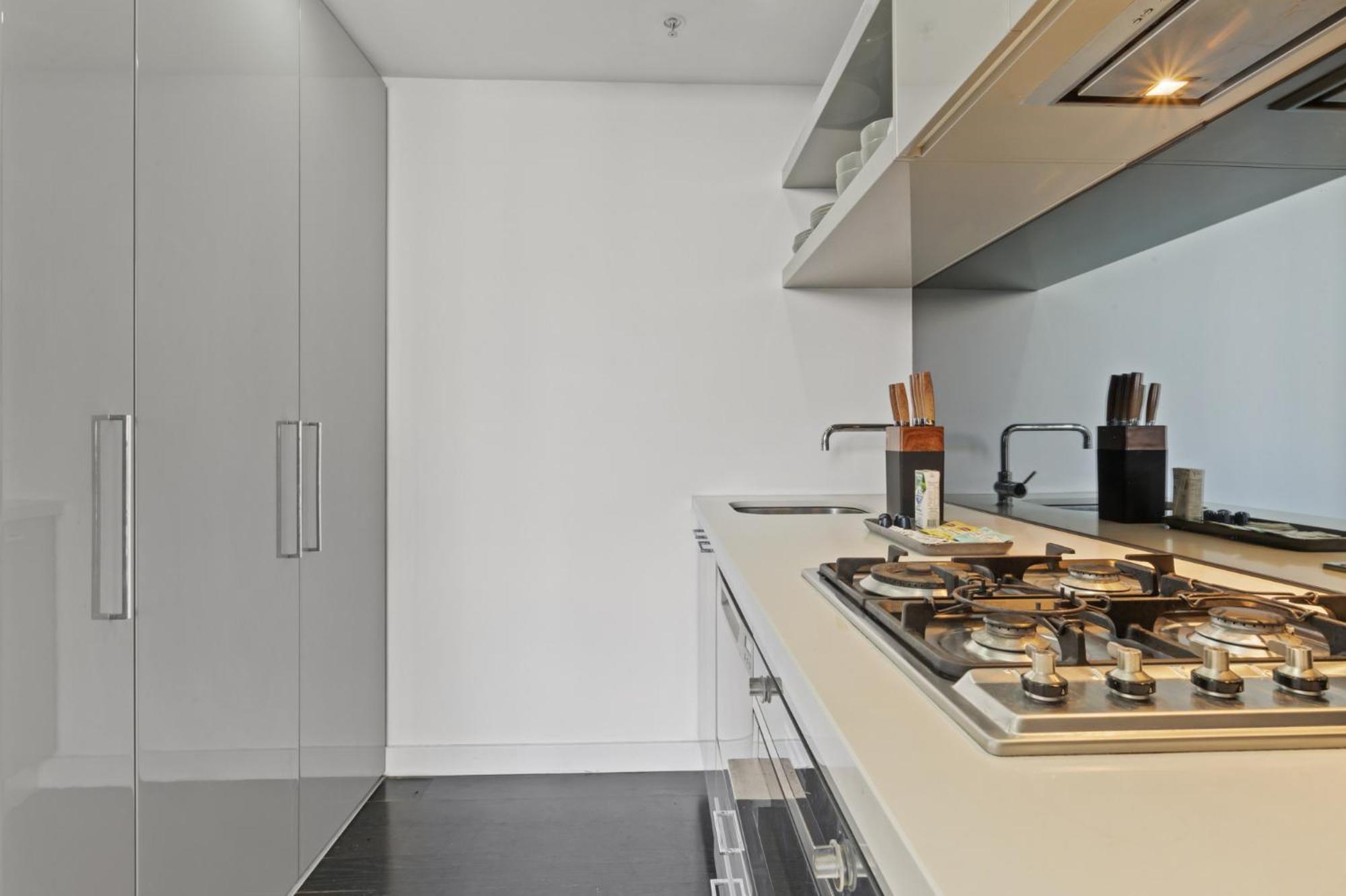 Apartment Modern 1-bed Close To Attractions Melbourne