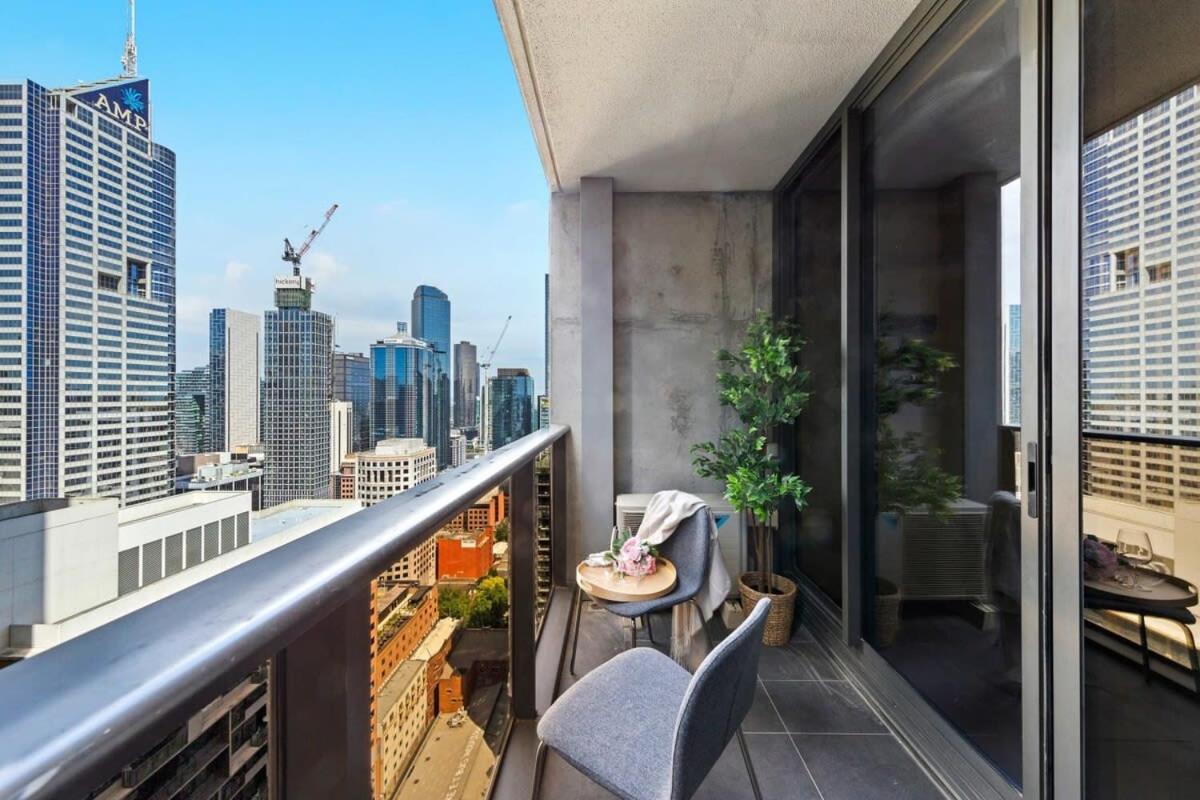 Apartment A Chic 2br Apt With A Pool & Gym, Southern Cross Melbourne