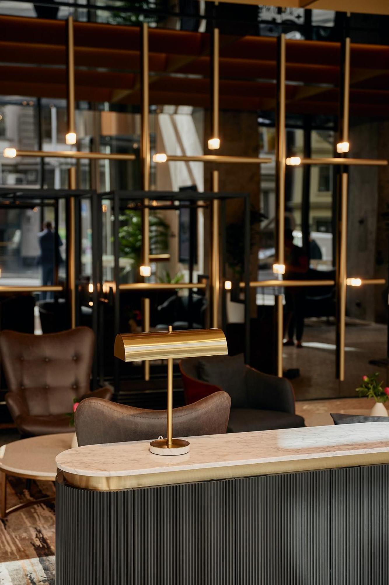 Meriton Hotel 5*