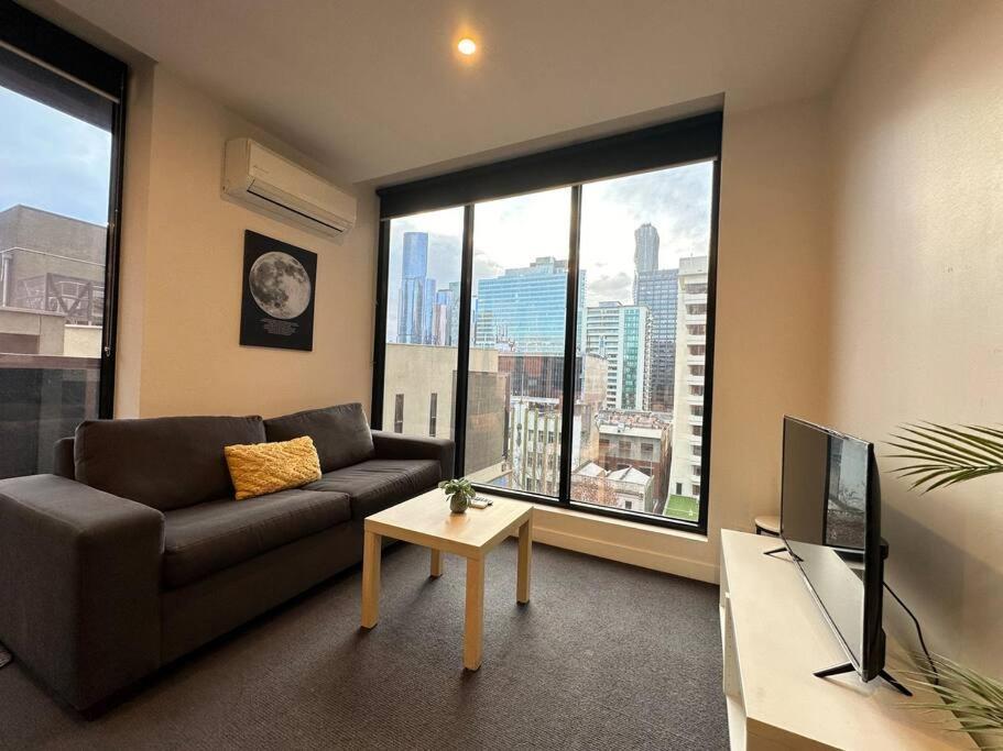 Exhibition Retreat On Chinatown Bourke St Apartment Melbourne