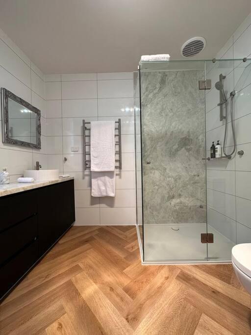 Stunning Townhouse - 10 Min To Cbd Melbourne