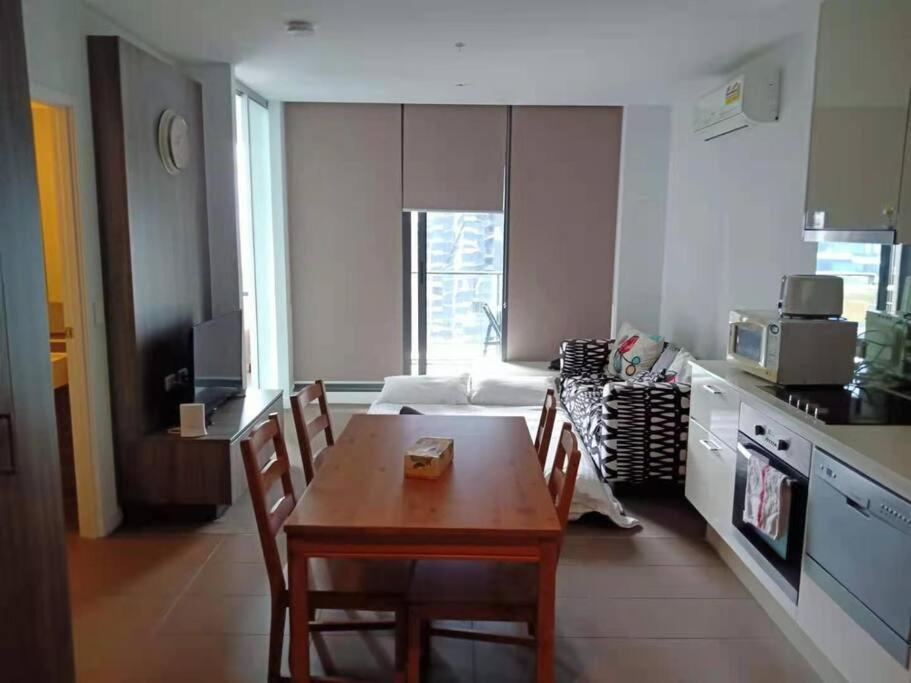 L39 1min To Southerncross,free Gym, Pool, Sunna,tram ,sauna Apartment *