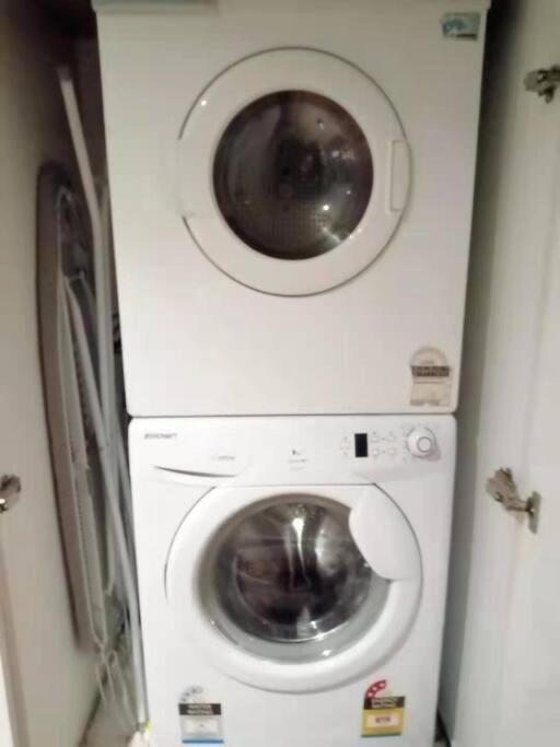 L39 1min To Southerncross,free Gym, Pool, Sunna,tram ,sauna Melbourne