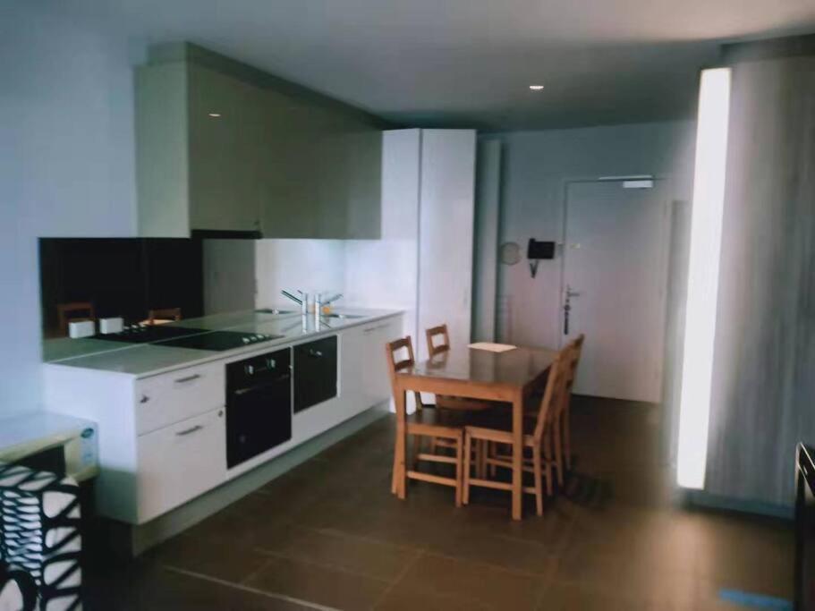 L39 1min To Southerncross,free Gym, Pool, Sunna,tram ,sauna