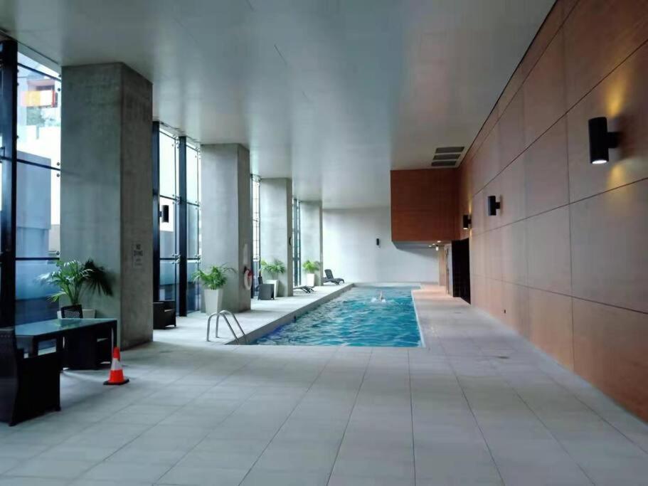 L39 1min To Southerncross,free Gym, Pool, Sunna,tram ,sauna Apartment